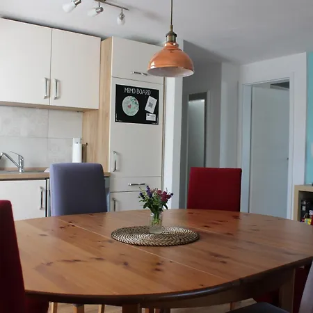 Moderne Mit Balkon Lejlighed Assumstadt
