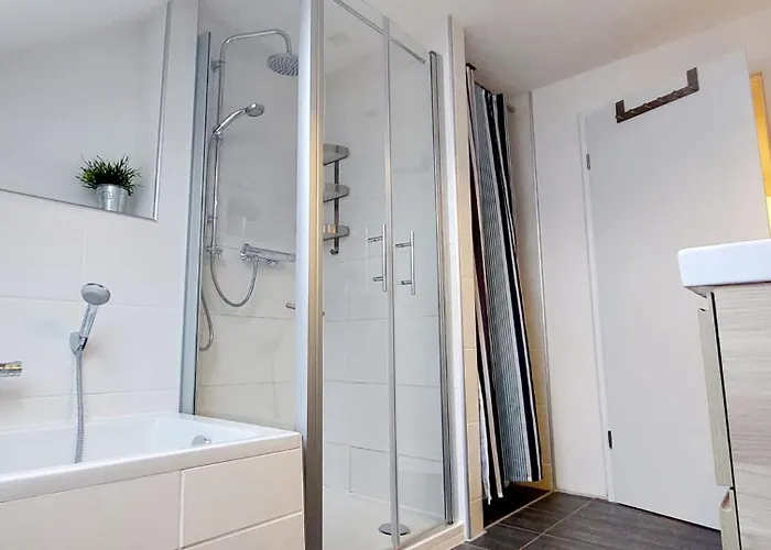 Moderne Mit Balkon Apartman *